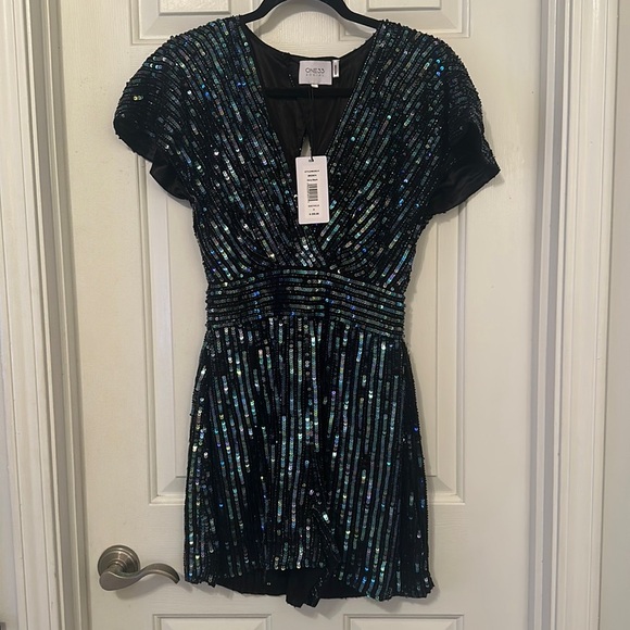 NWT One33 social sequin romper short sleeve black blue size 0 - Picture 1 of 4
